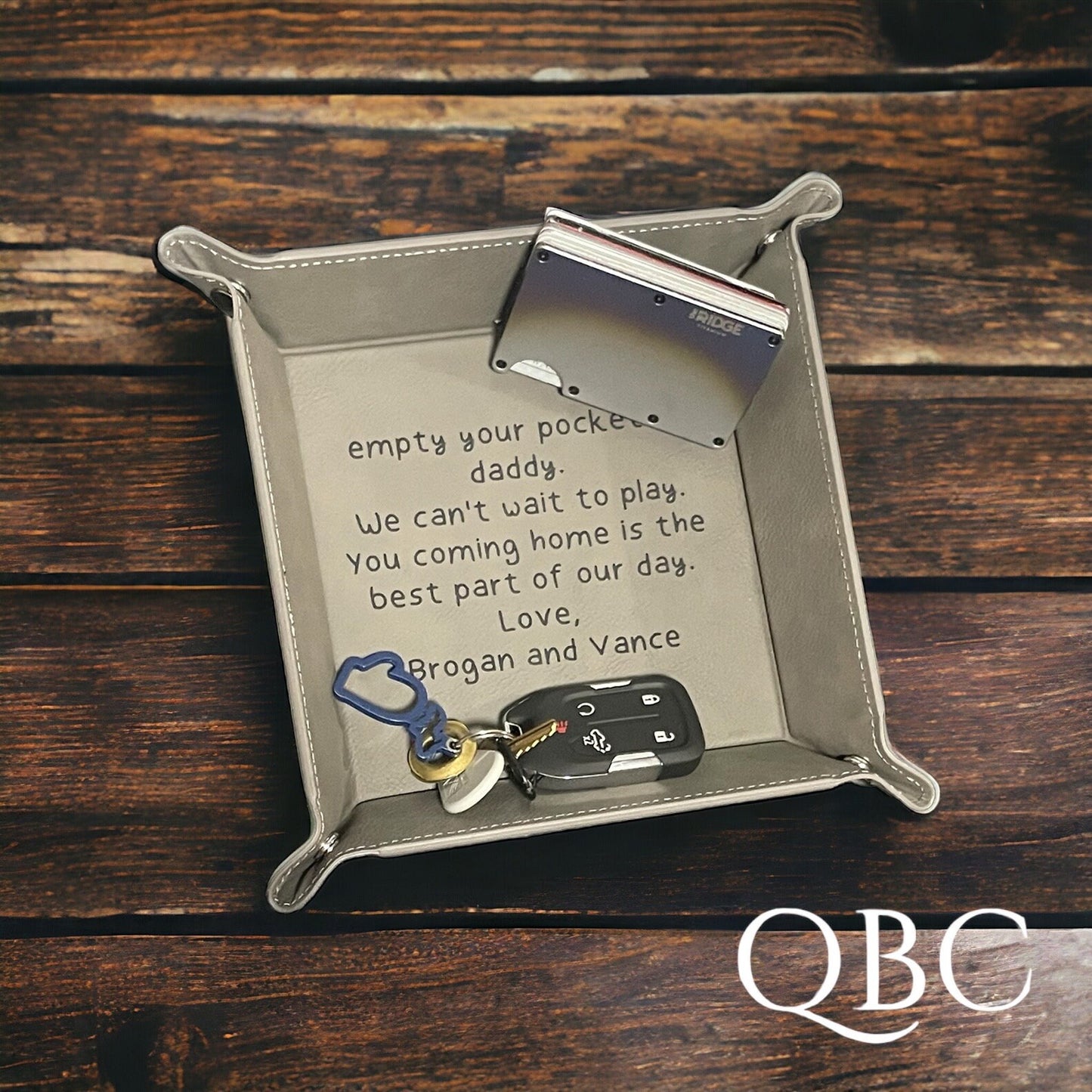 Personalized Leather Catch-All Tray – A Thoughtful Gift for Dad