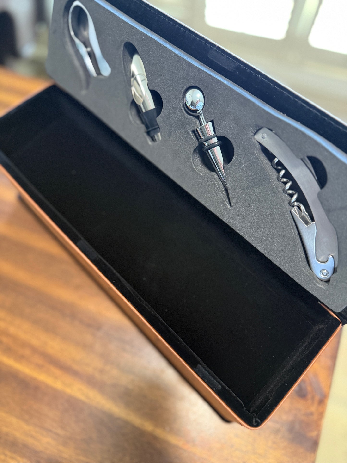 Personalized Wine Box Gift Set – Includes 4 Tools | Elegant Magnetic Closure